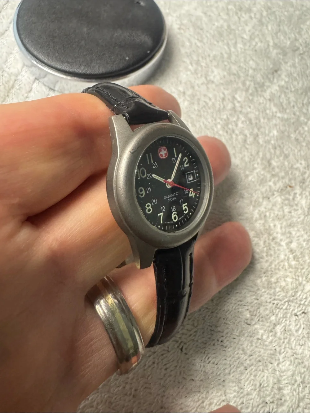 Swiss Quartz 50M Black Dial Wristwatch with Date